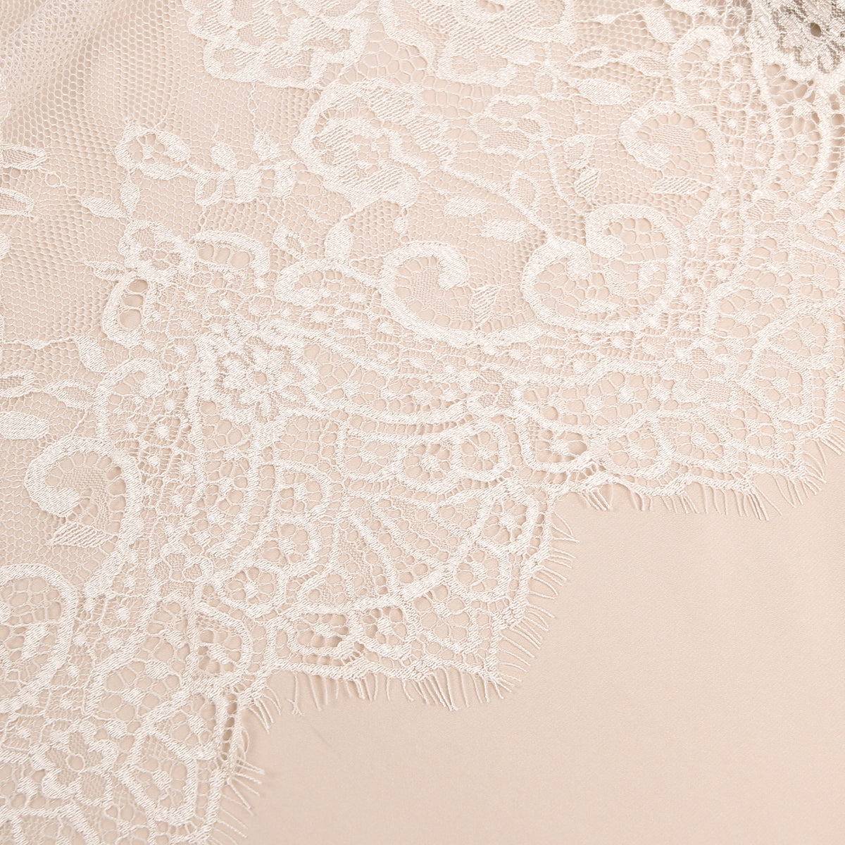 Chemise de nuit sexy à bretelles, dos nu et fendue