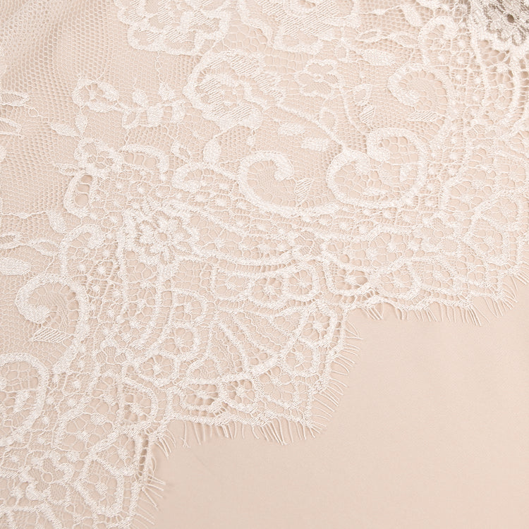 Chemise de nuit sexy à bretelles, dos nu et fendue