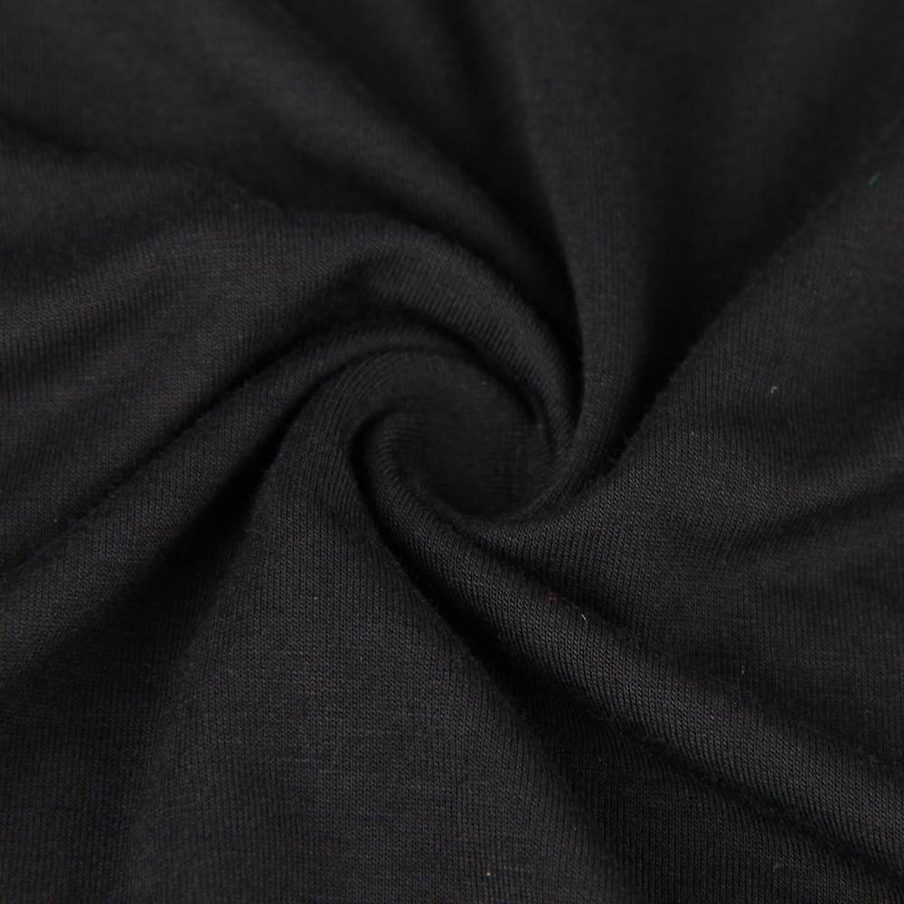 Nuisette Satinée Noire avec Broderie Élégante