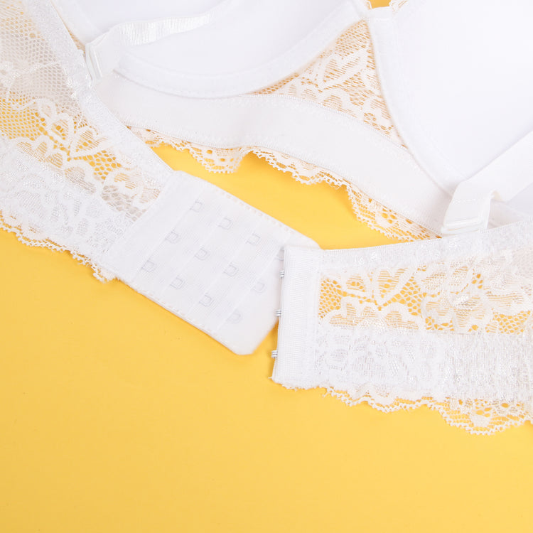 Soutien-gorge en dentelle blanche intemporelle